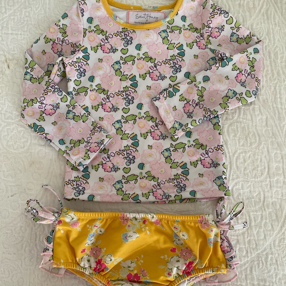 Sweet Honey rash guard size 3T
